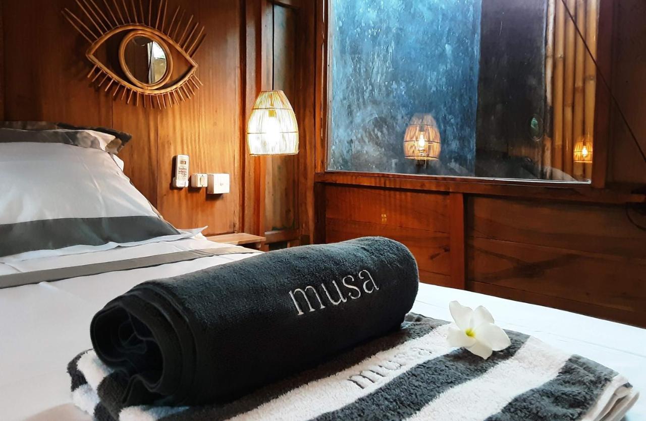 Musa Bintang Villas And Bungalows Gili Air Esterno foto